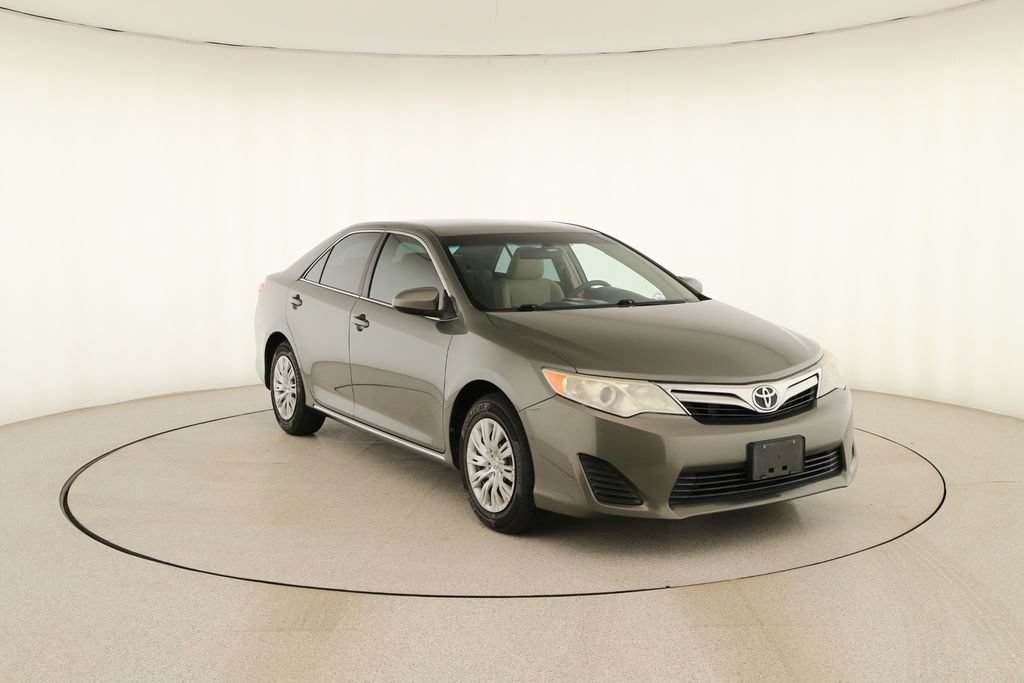 Used 2014 Toyota Camry LE FWD image 10