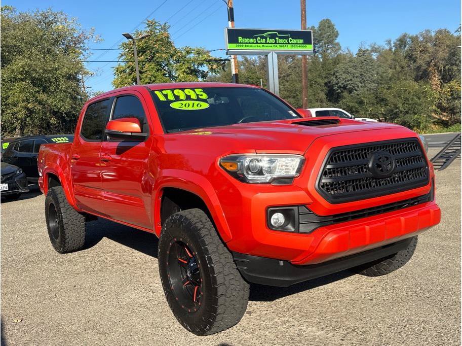 Used 2016 Toyota Tacoma TRD Sport w/ Towing Package RWD image 1