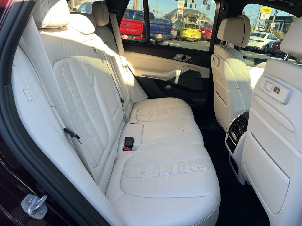 Used 2020 BMW X5 xDrive40i w/ Executive Package image 39