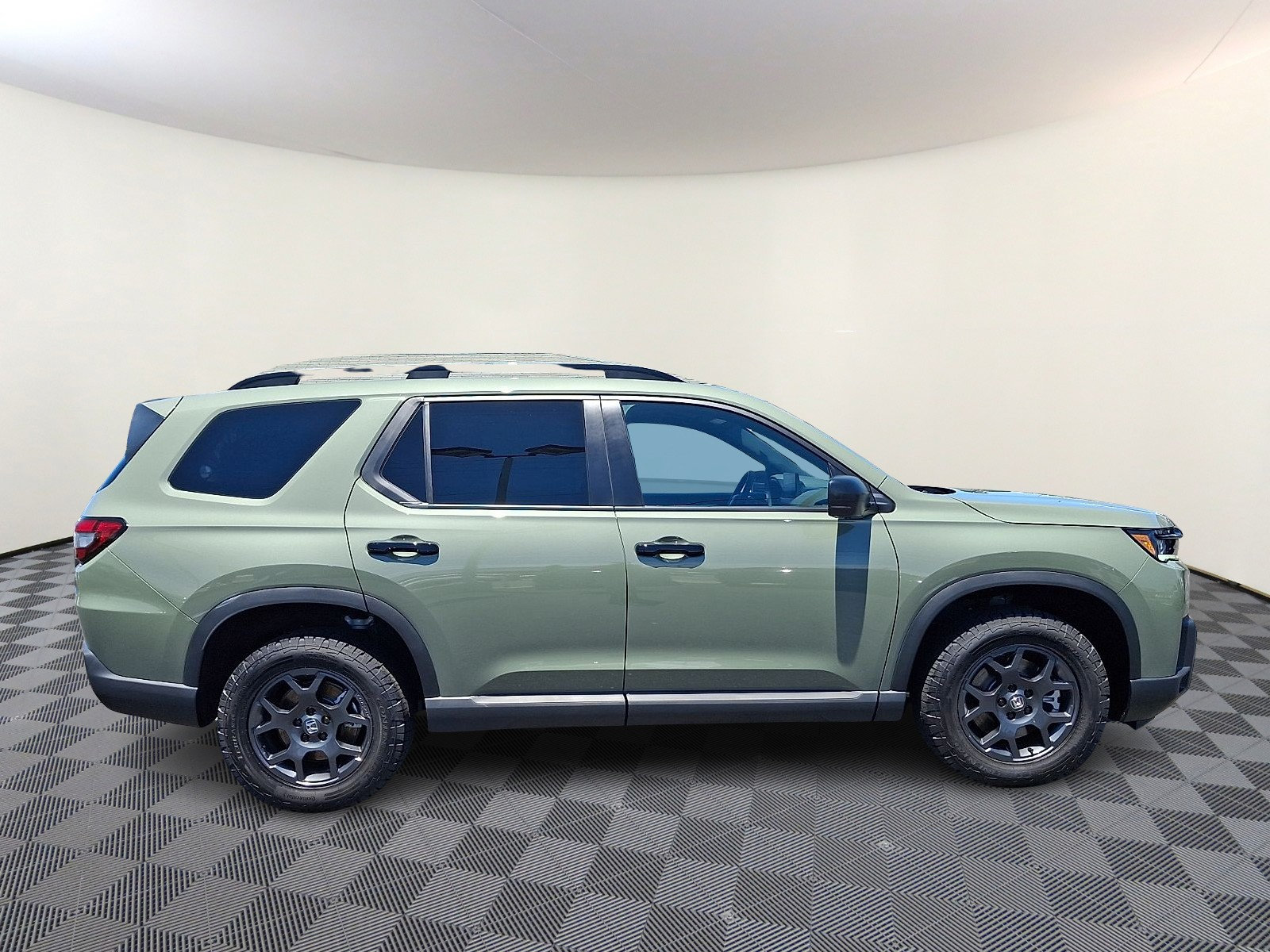Used 2026 Honda Pilot TrailSport image 8