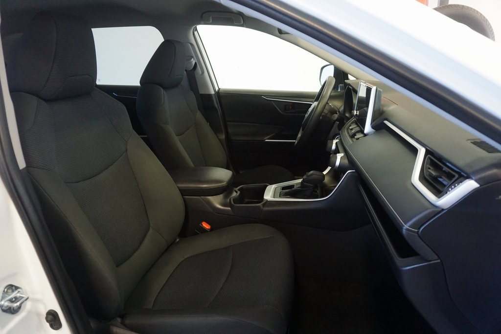 Certified 2025 Toyota RAV4 LE image 22