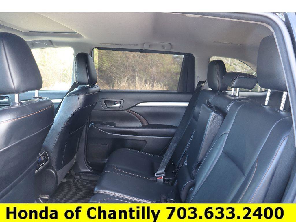 Used 2017 Toyota Highlander XLE image 26