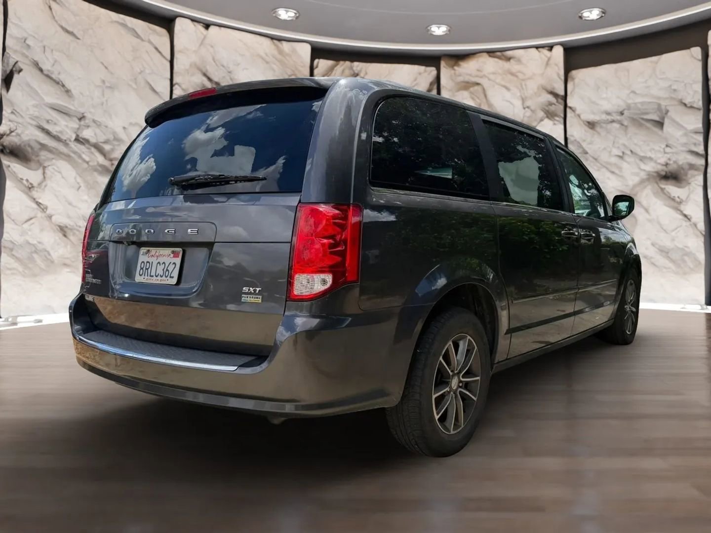 Used 2017 Dodge Grand Caravan SXT FWD image 6