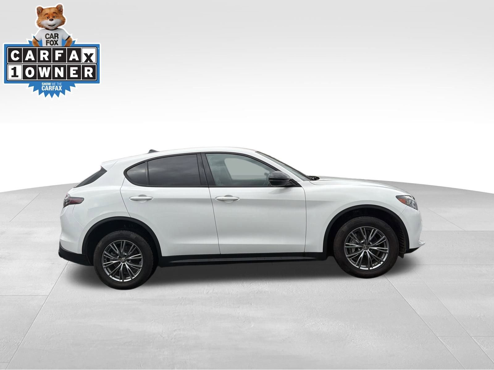 Used 2024 Alfa Romeo Stelvio Sprint image 4