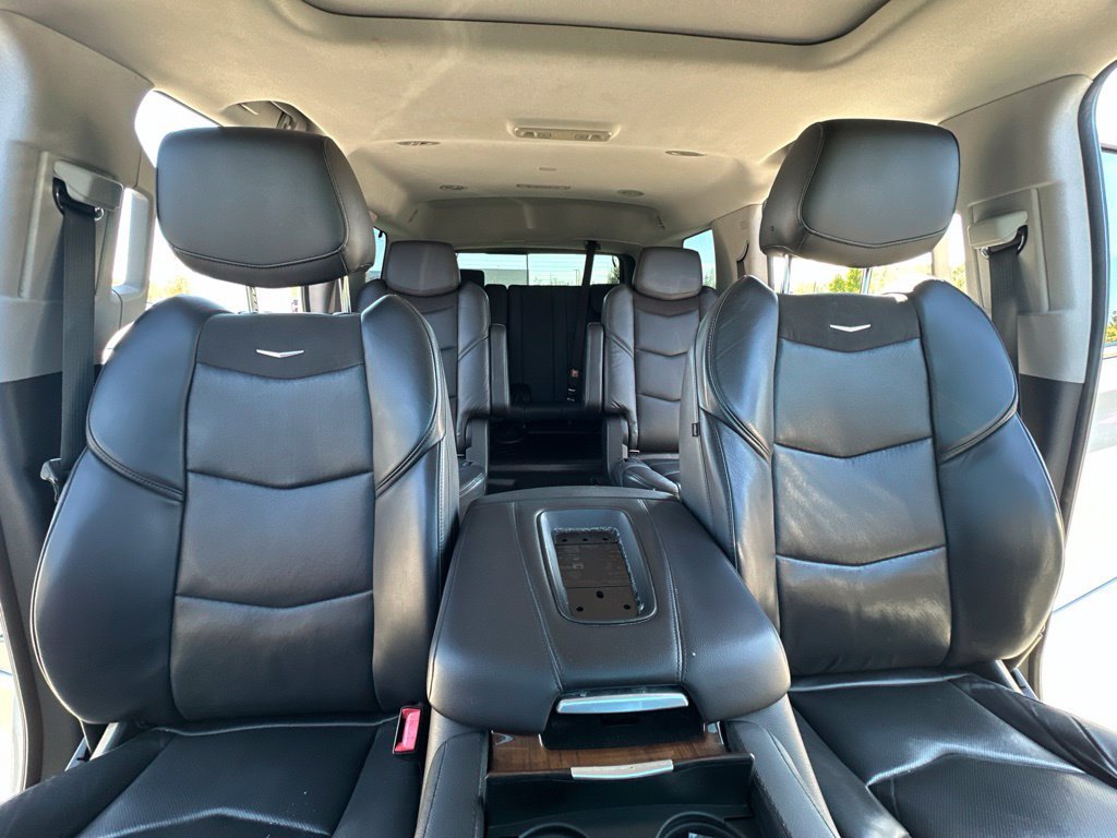 Used 2020 Cadillac Escalade Luxury RWD image 39