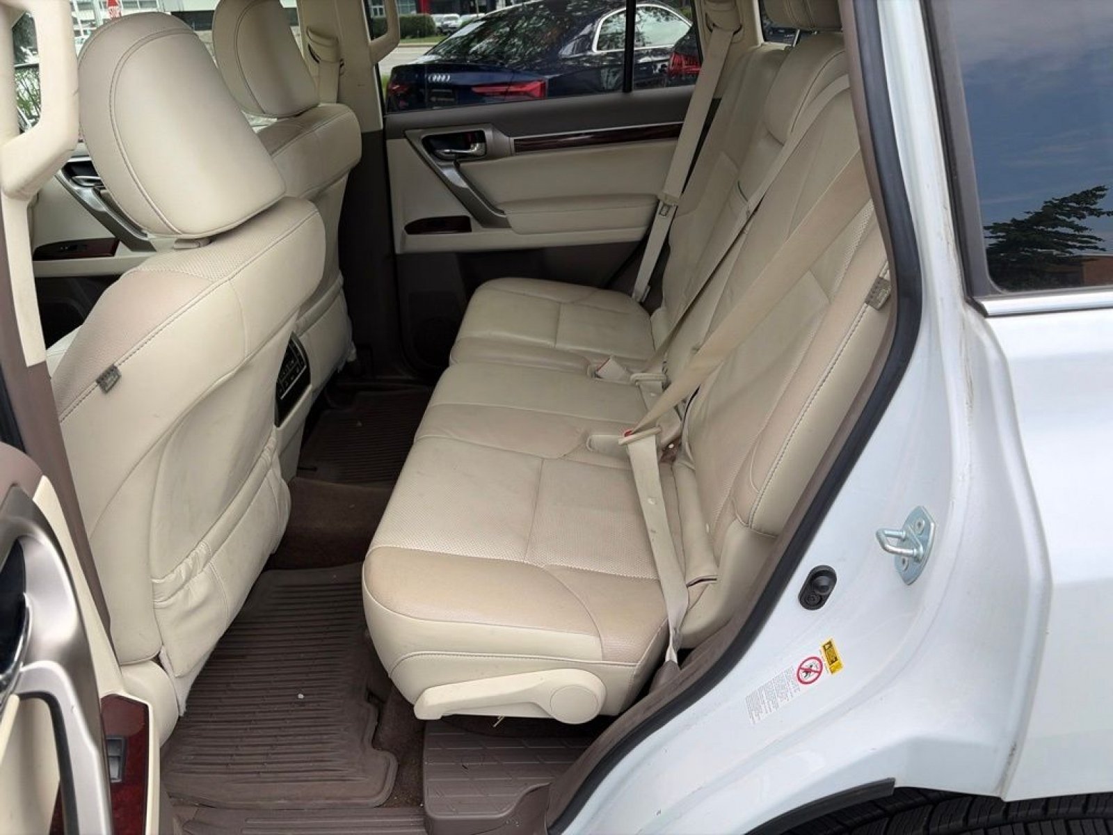Used 2015 Lexus GX 460 w/ Premium Package AWD/4WD image 18