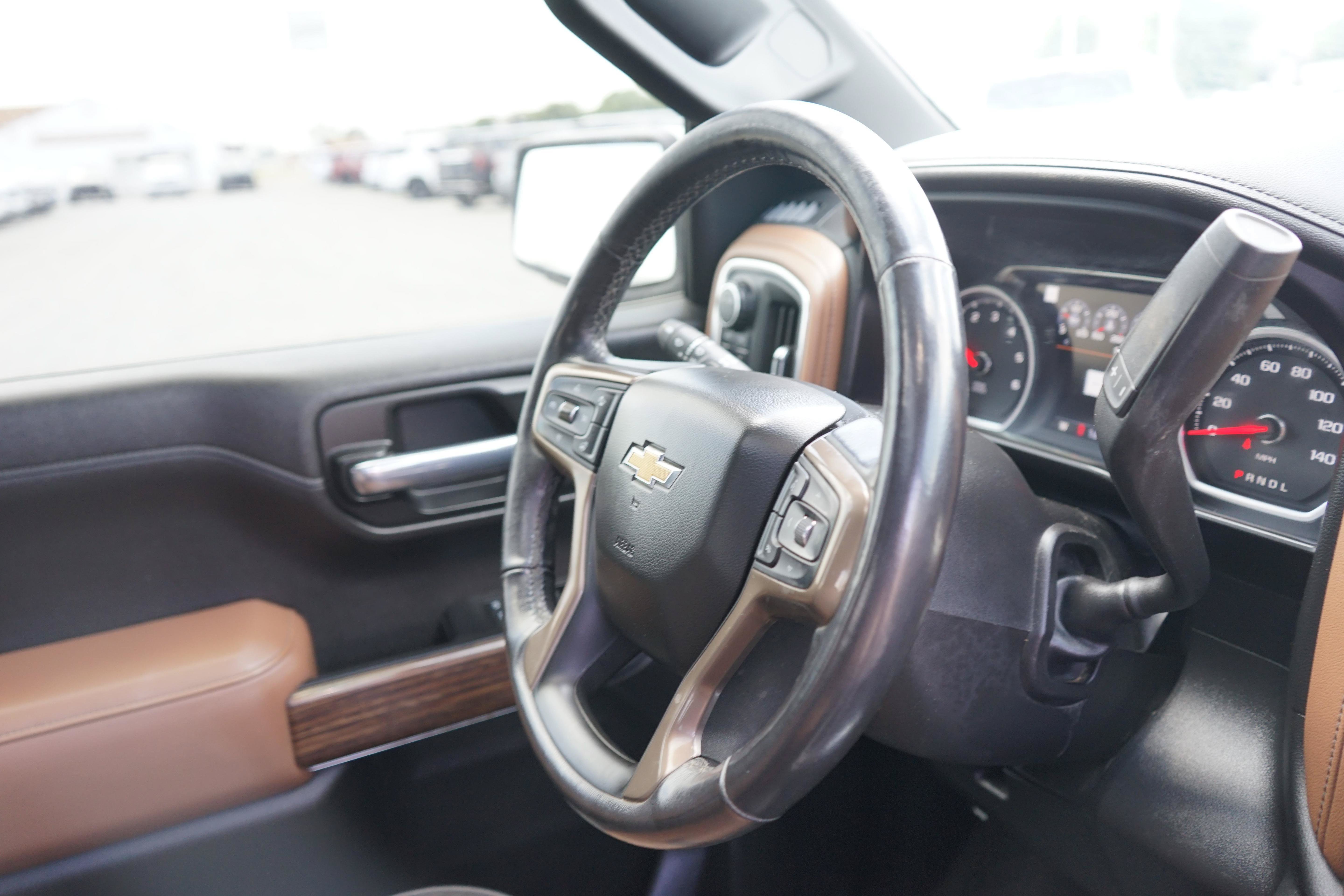 Used 2020 Chevrolet Silverado 1500 High Country w/ Technology Package AWD/4WD image 27
