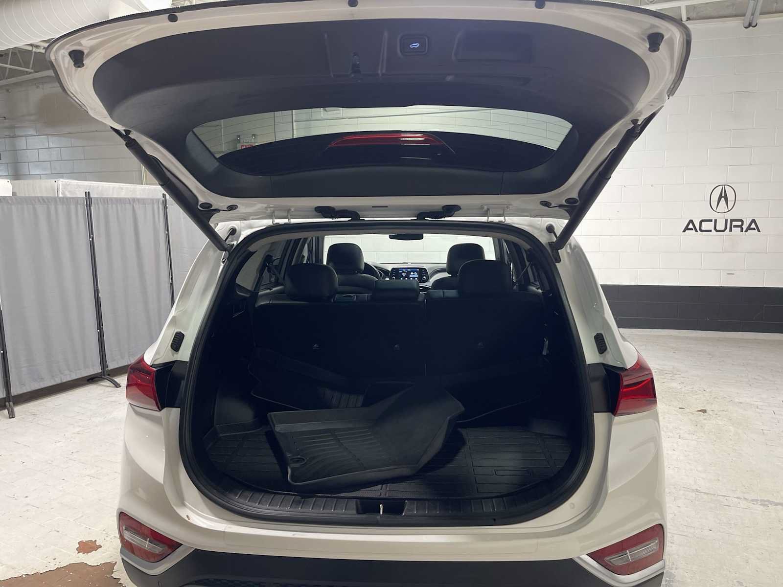 Used 2019 Hyundai Santa Fe Limited AWD/4WD image 19