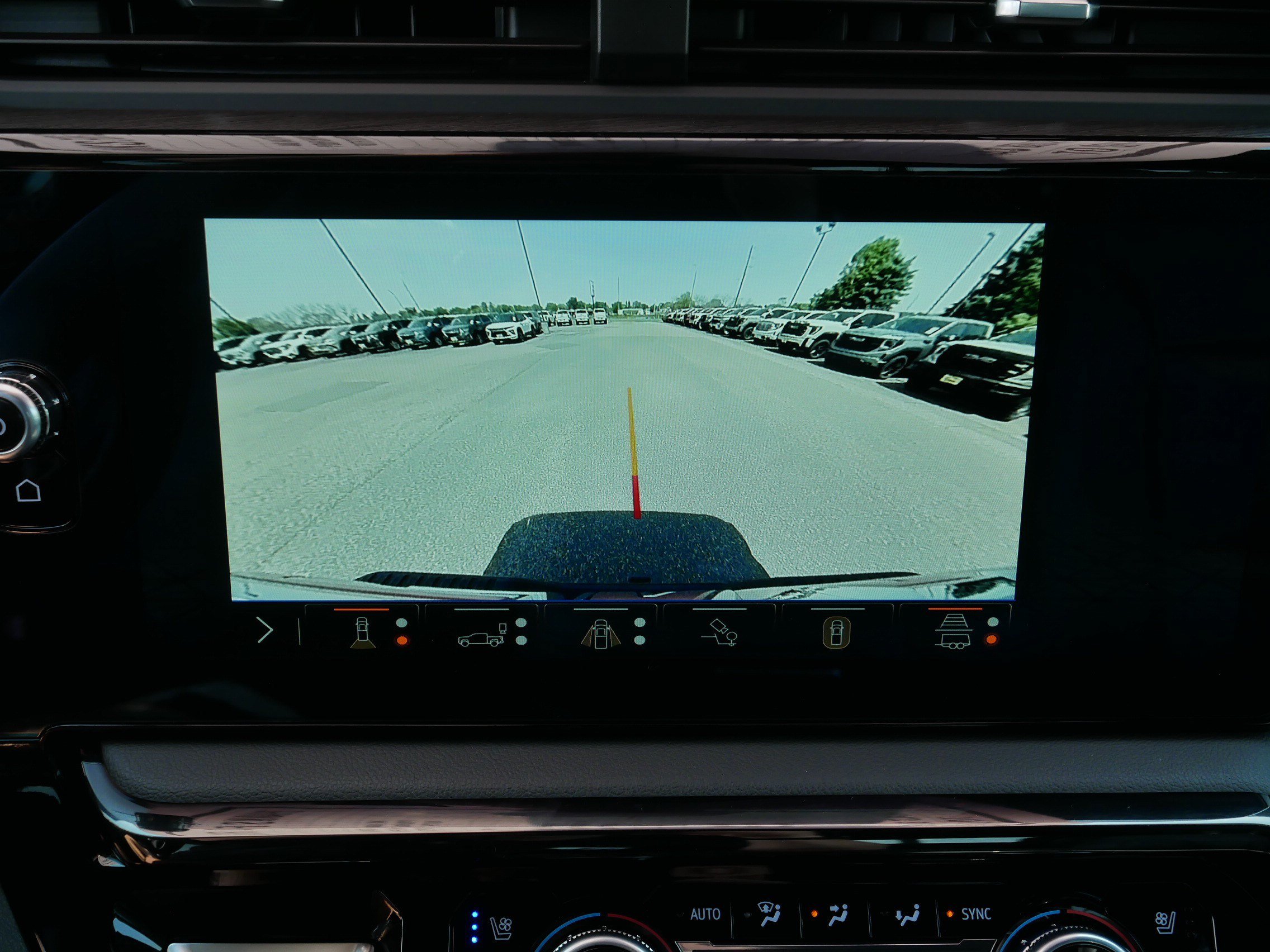 Used 2024 GMC Sierra 2500 AT4 w/ Technology Package AWD/4WD image 27