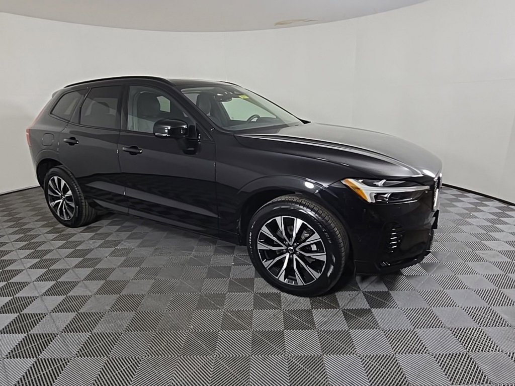 Certified 2023 Volvo XC60 B5 Plus w/ Climate Package image 3