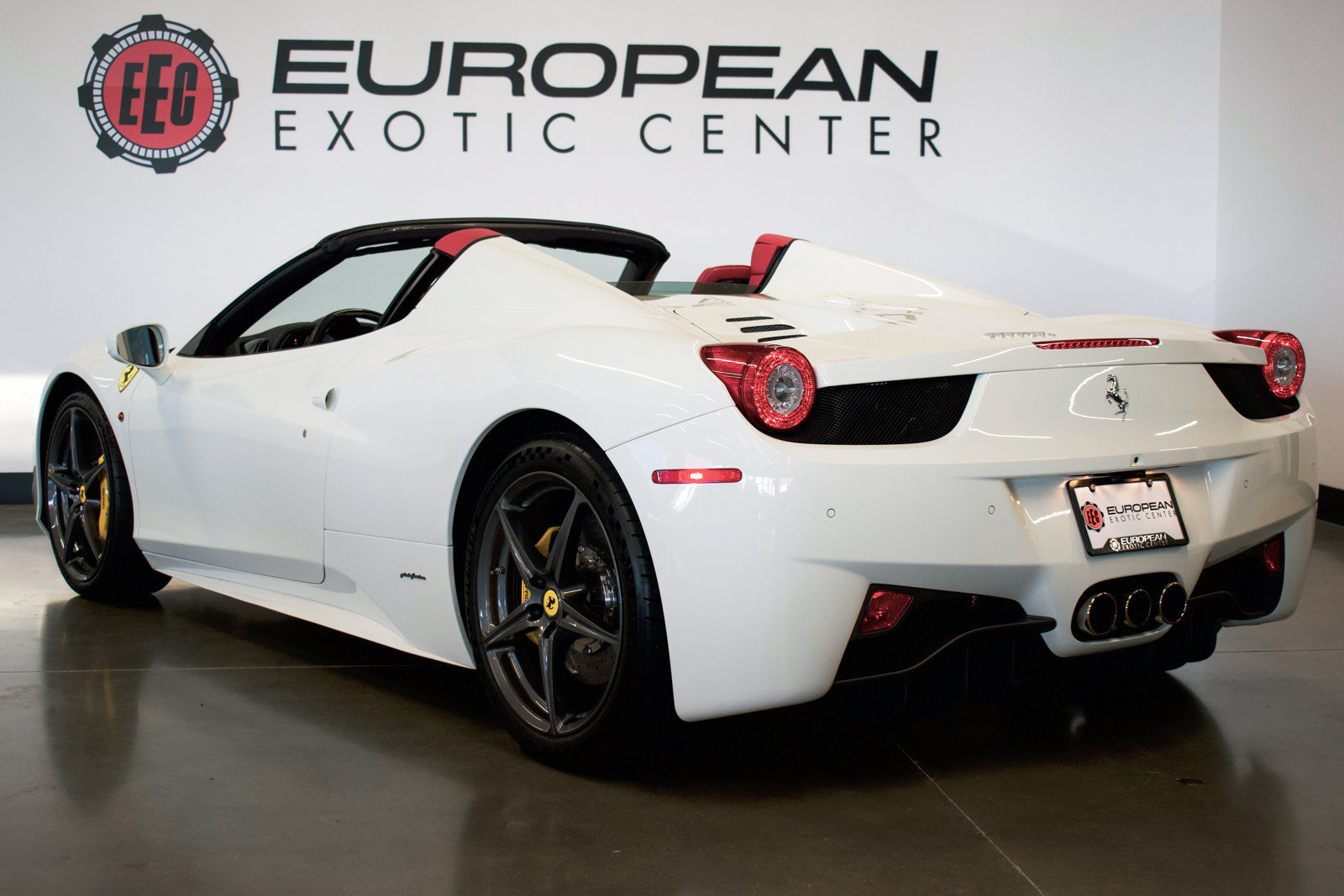 Used 2012 Ferrari 458 Spider RWD image 5