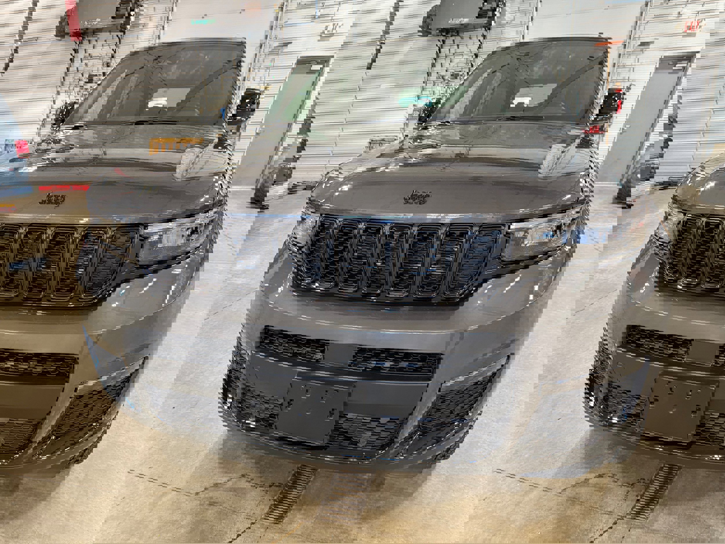 New 2025 Jeep Grand Cherokee L Limited image 23