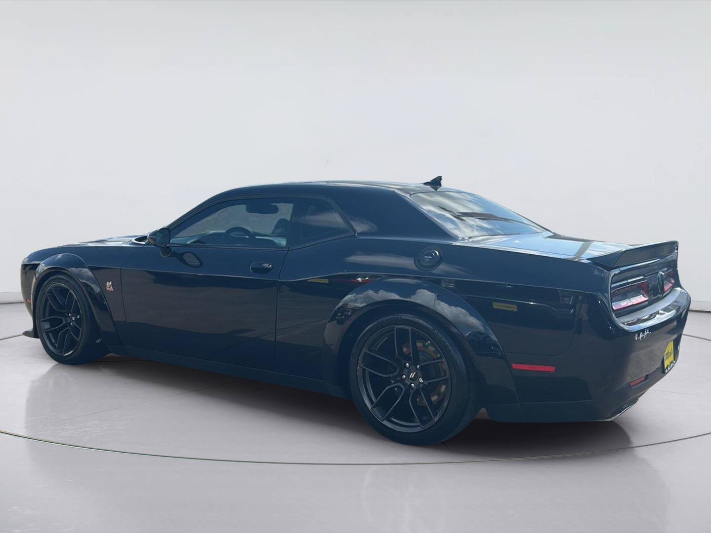 Used 2022 Dodge Challenger R/T Scat Pack RWD image 6