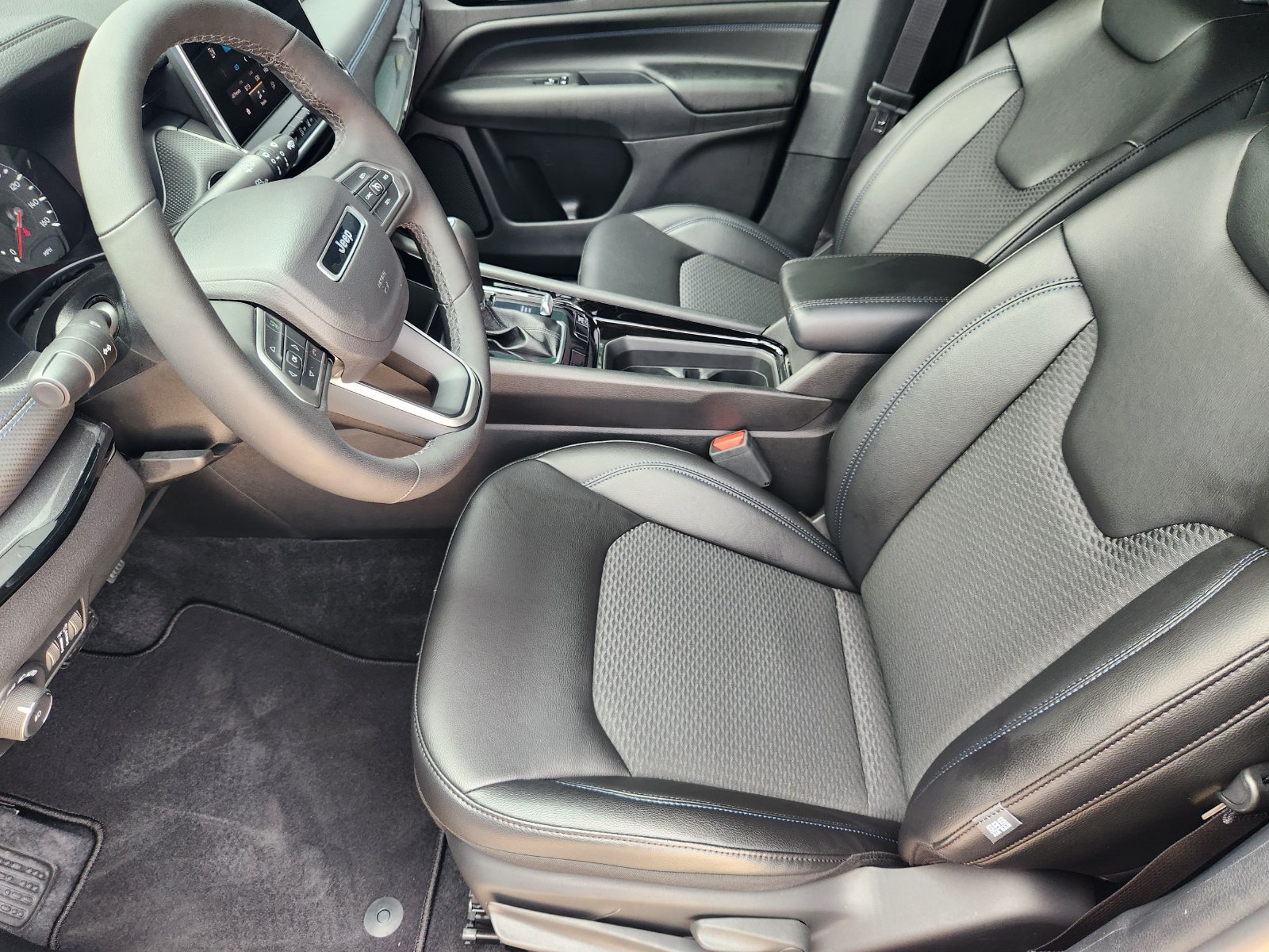 New 2026 Jeep Compass Latitude AWD/4WD image 12