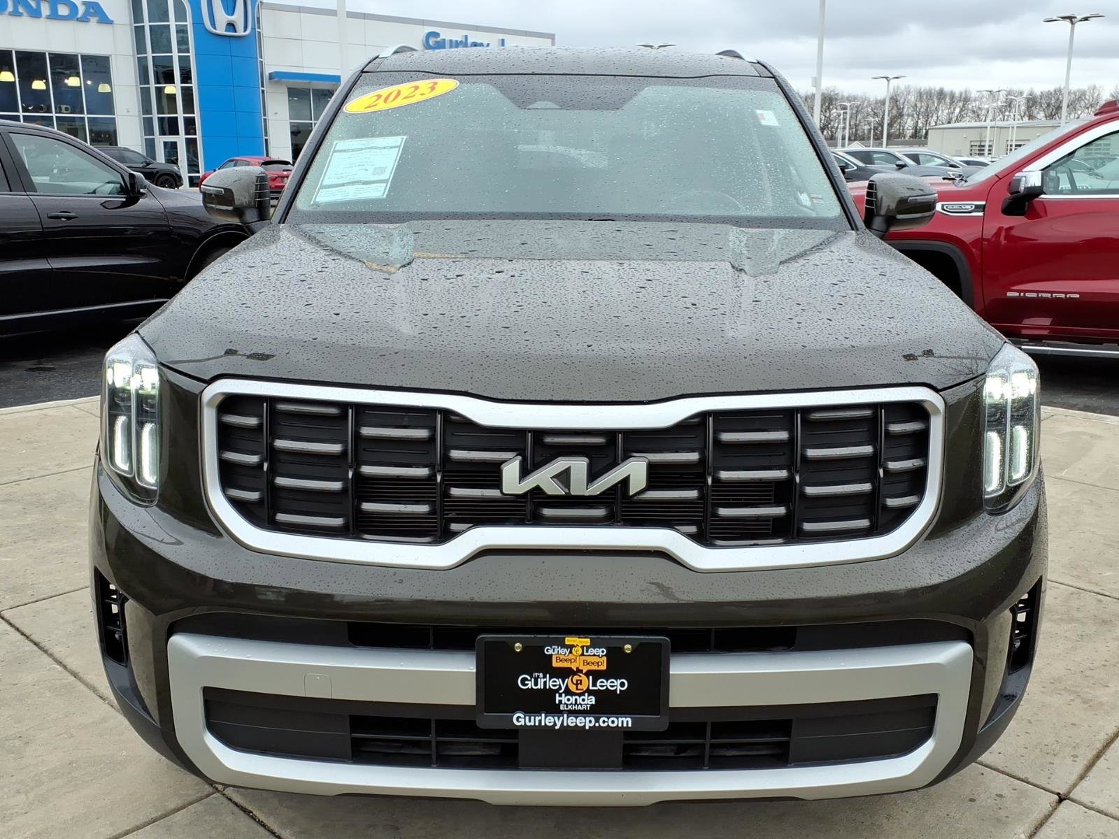 Used 2023 Kia Telluride S image 2