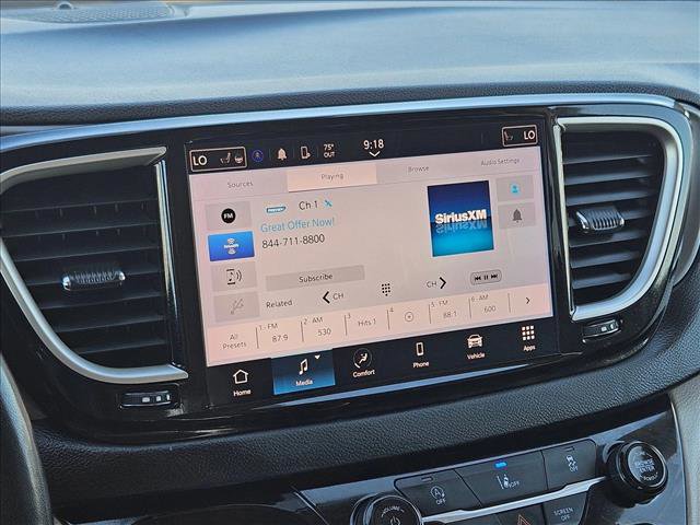 Used 2022 Chrysler Pacifica Touring-L image 17