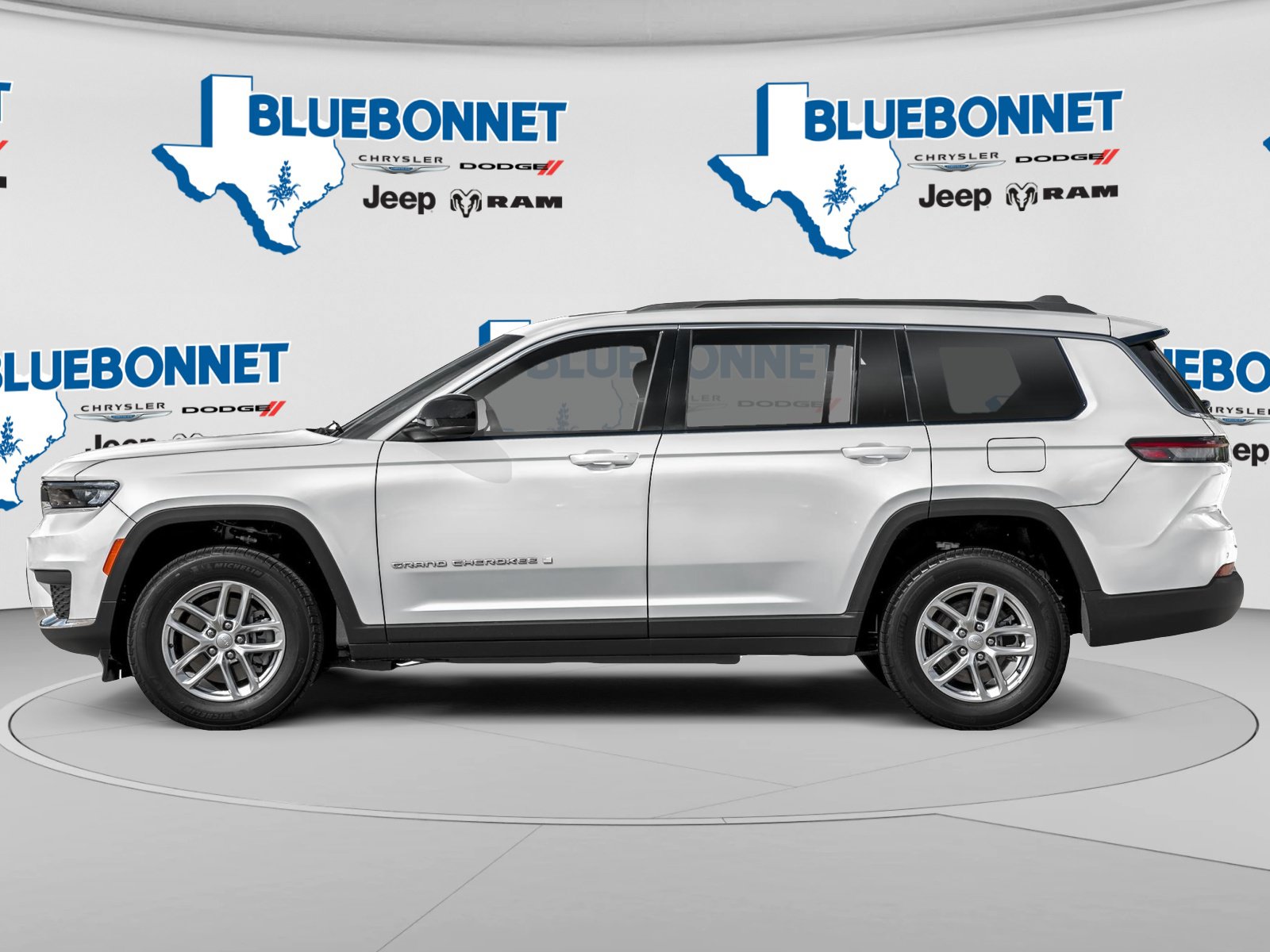 Used 2025 Jeep Grand Cherokee L Limited RWD image 3