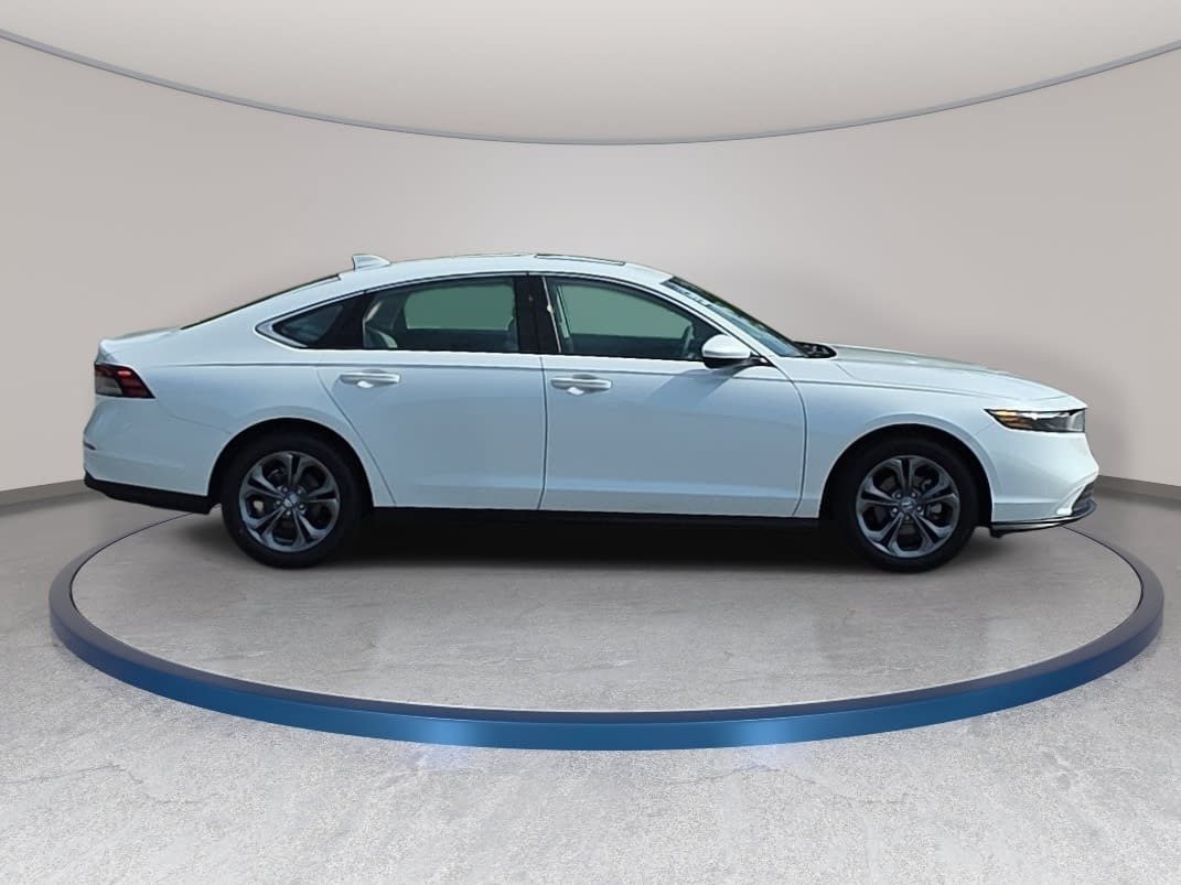 Used 2024 Honda Accord EX image 4