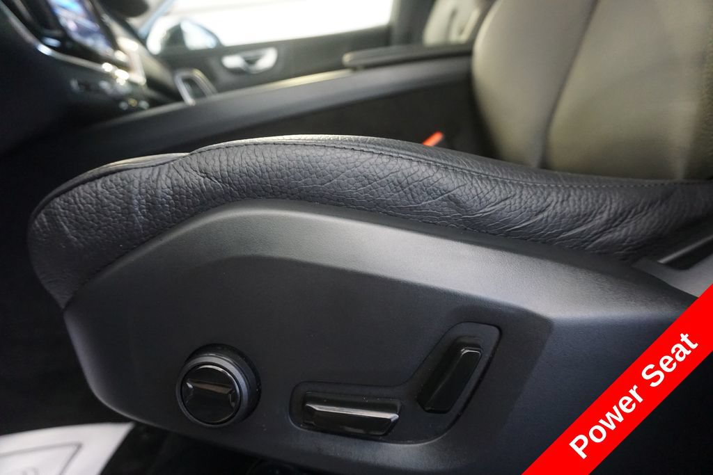 Used 2024 Volvo XC60 B5 Plus AWD/4WD image 7