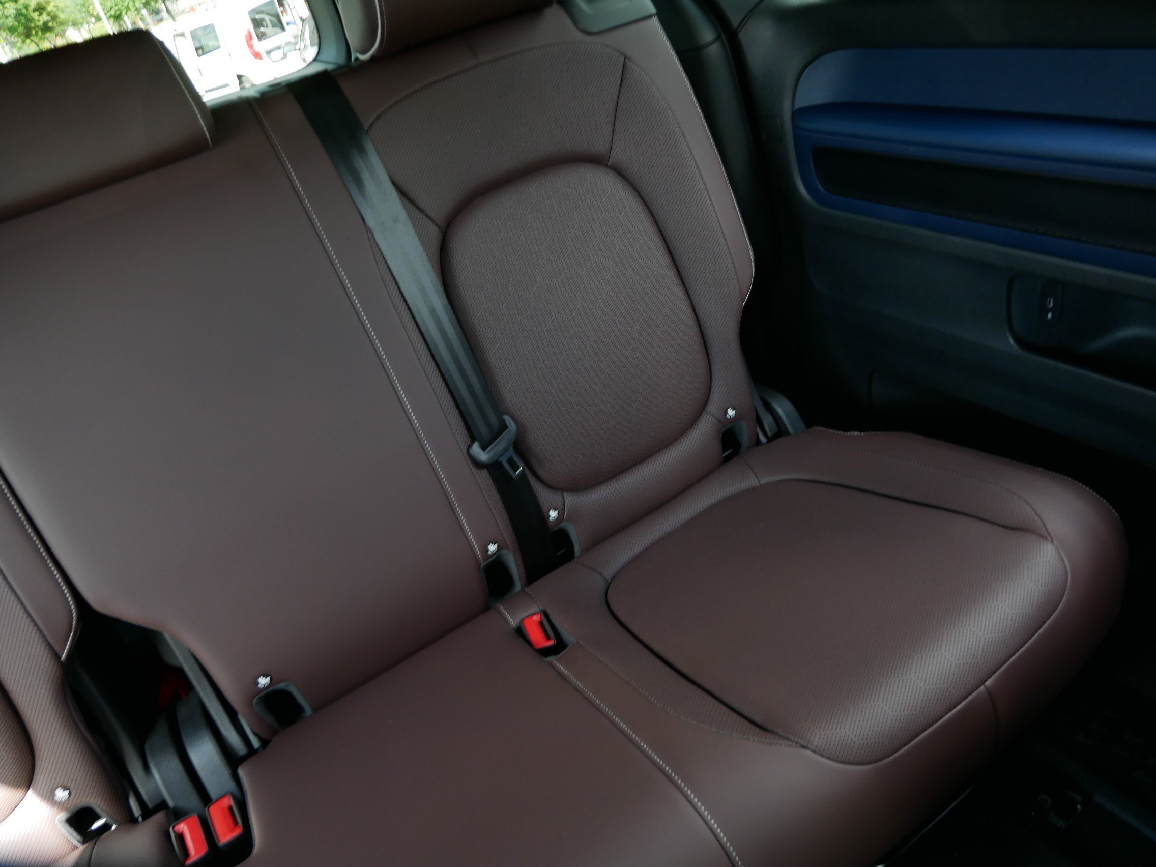 Certified 2025 Volkswagen ID. Buzz Pro S RWD image 14