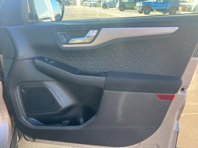 Used 2020 Ford Escape SE image 10