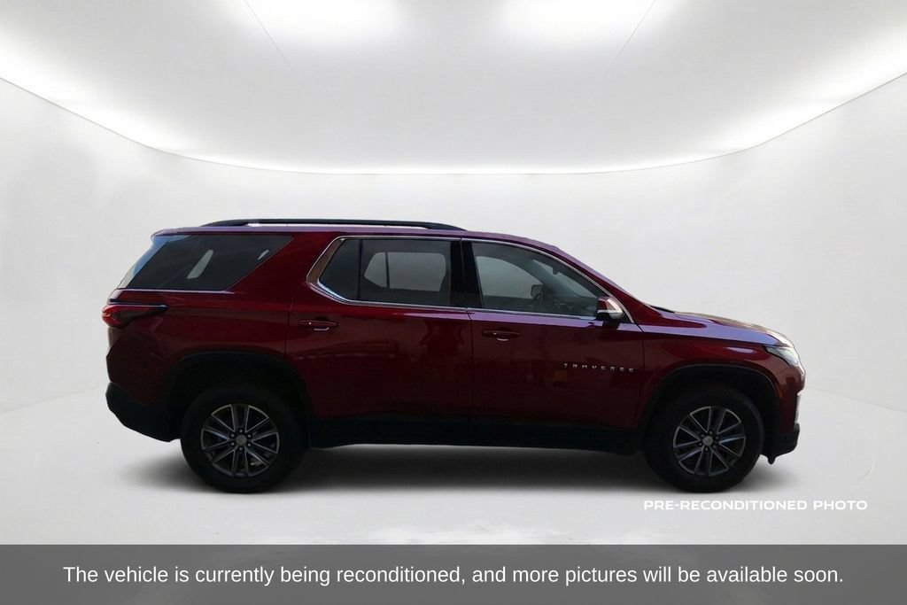 Used 2023 Chevrolet Traverse LT w/ LPO, Roadside Safety Package FWD image 4