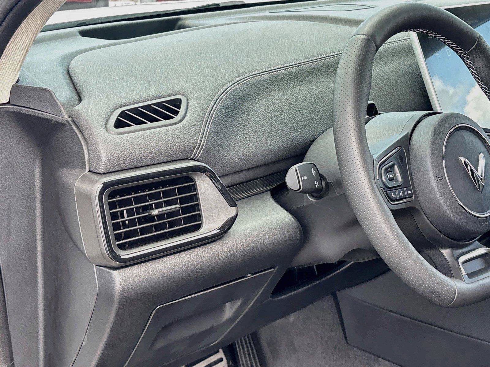 New 2027 VinFast VF 8 Eco AWD/4WD image 10