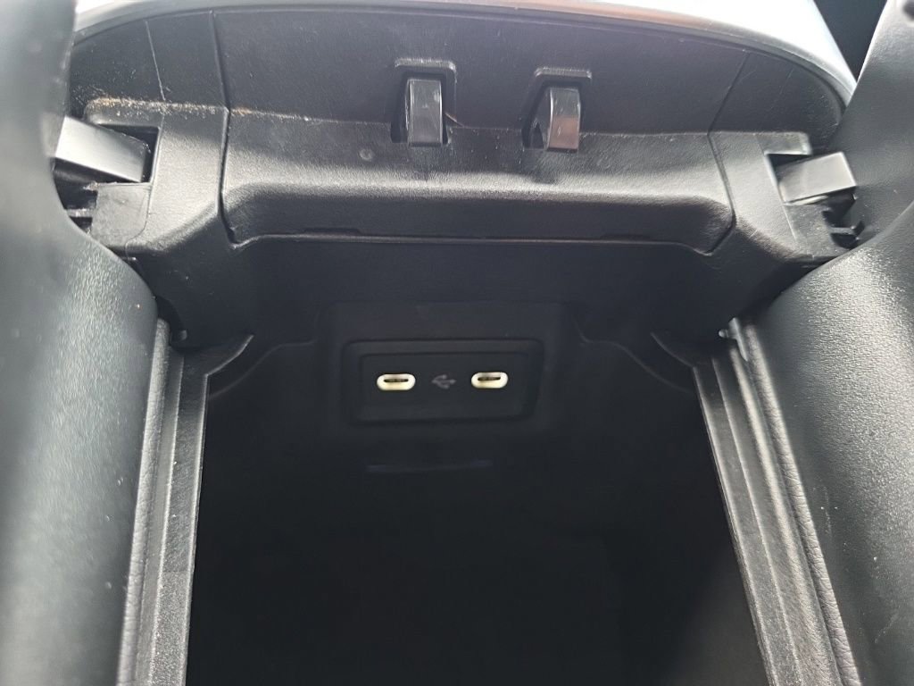 Used 2024 Mercedes-Benz GLC 300 4MATIC image 34