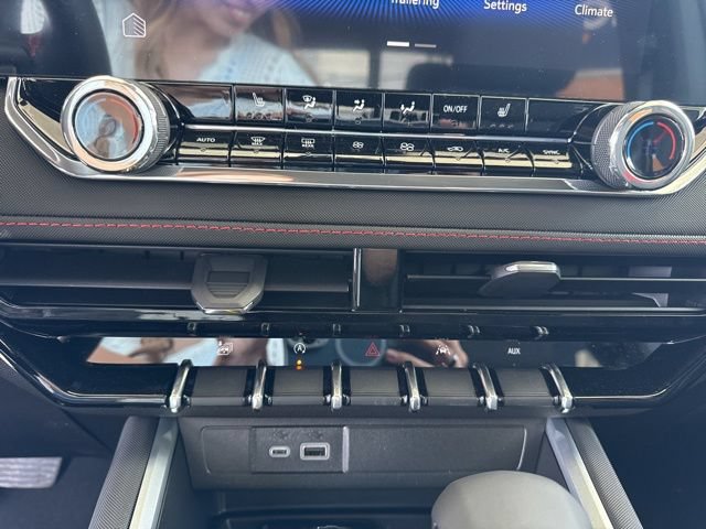 New 2026 Chevrolet Colorado Z71 w/ Technology Package AWD/4WD image 21