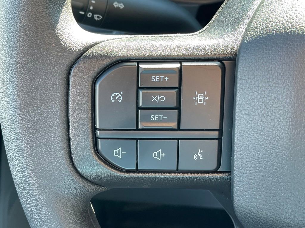 New 2025 Ford F550 4x4 Regular Cab Super Duty image 7