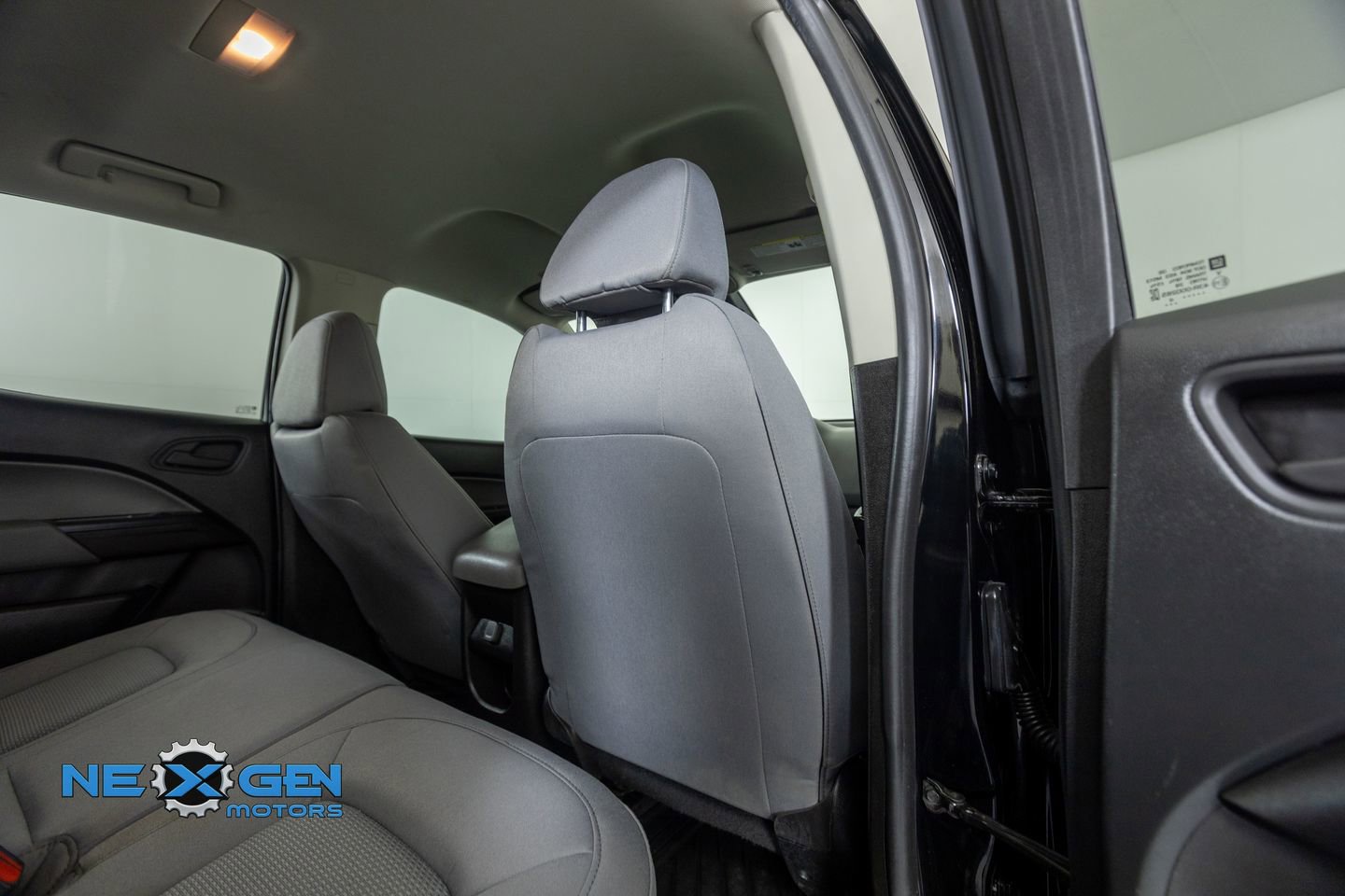 Used 2020 Chevrolet Colorado W/T w/ WT Convenience Package RWD image 35