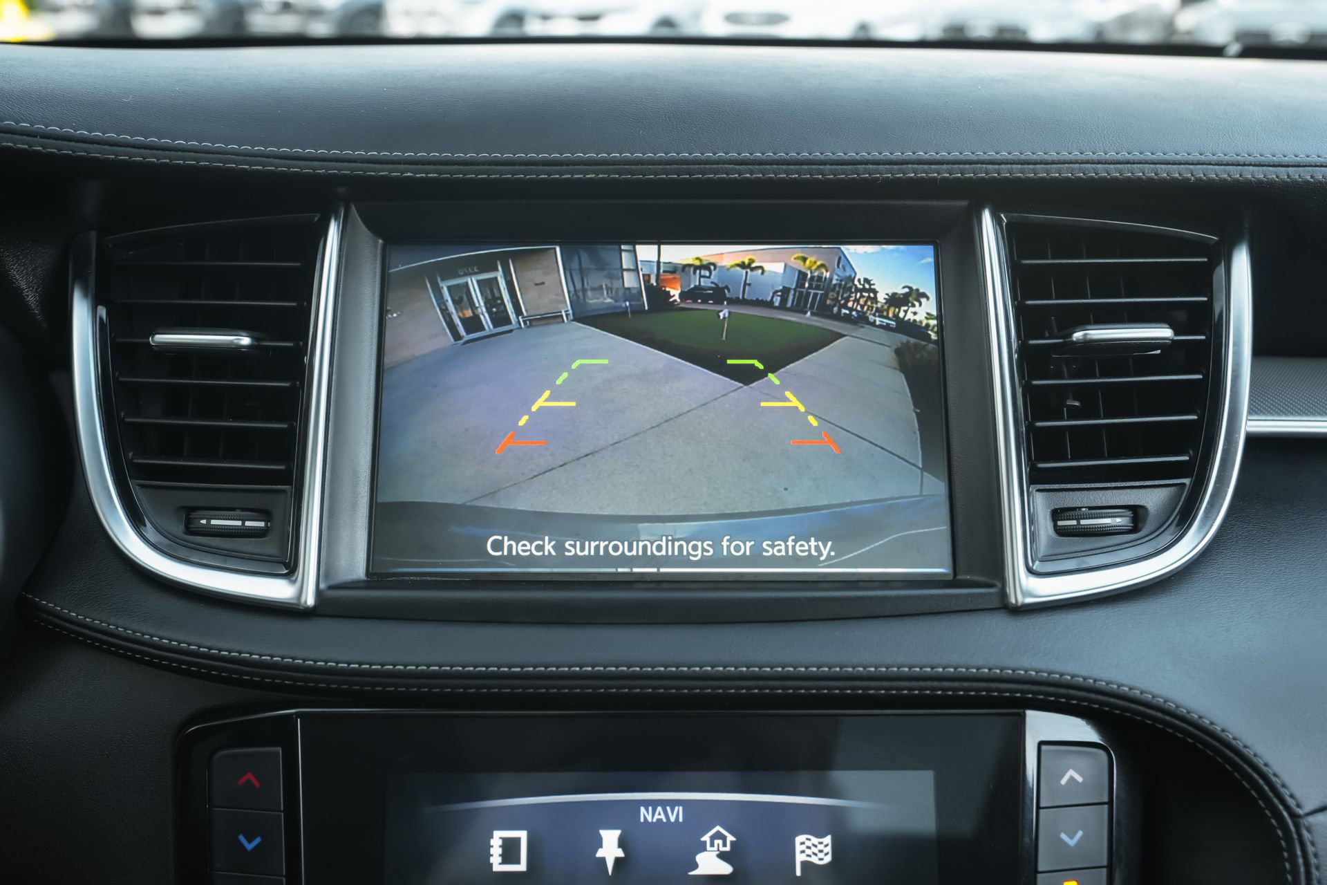 Used 2019 INFINITI QX50 Luxe w/ Navigation Package image 13