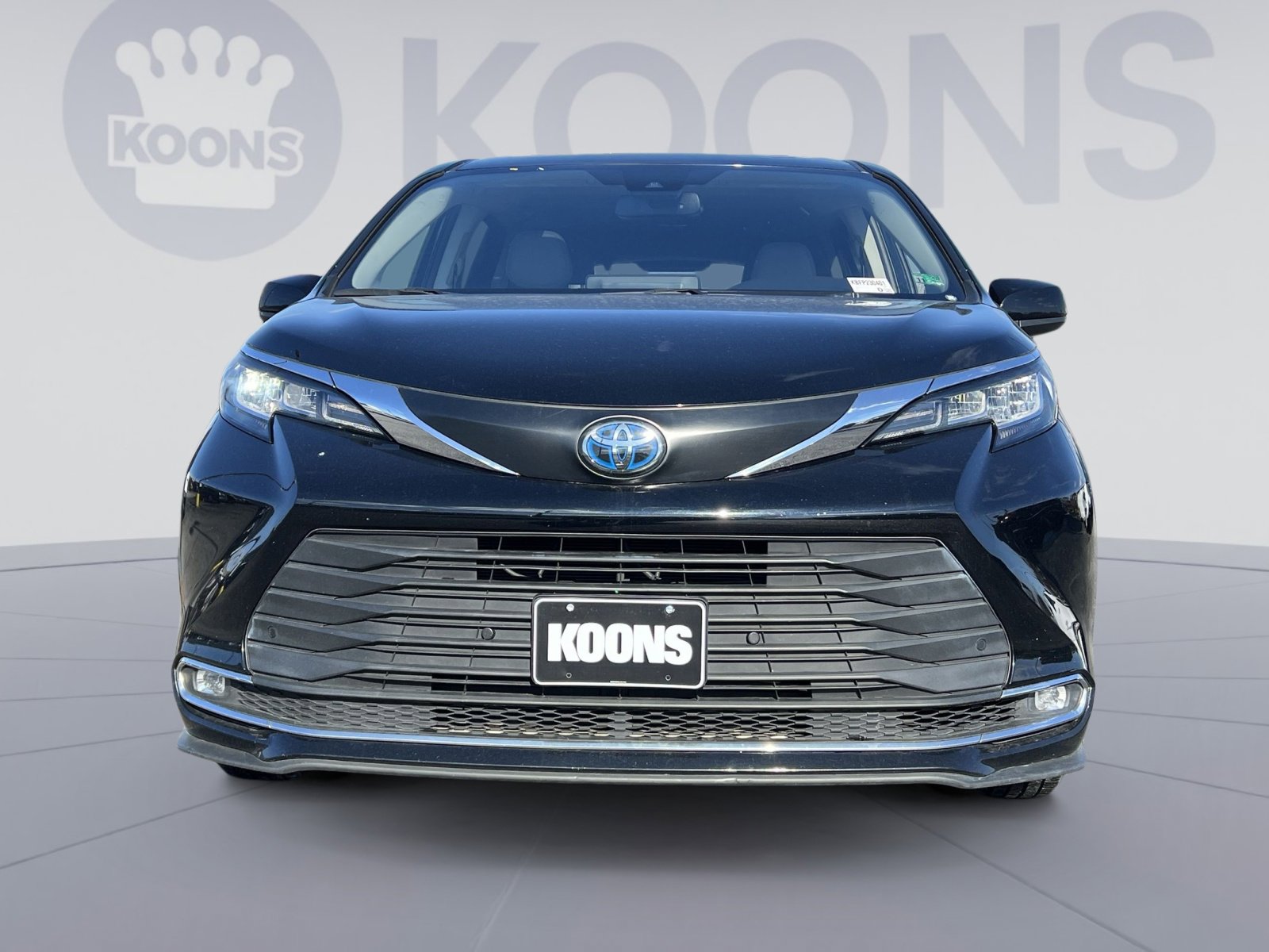 Used 2023 Toyota Sienna XLE image 11