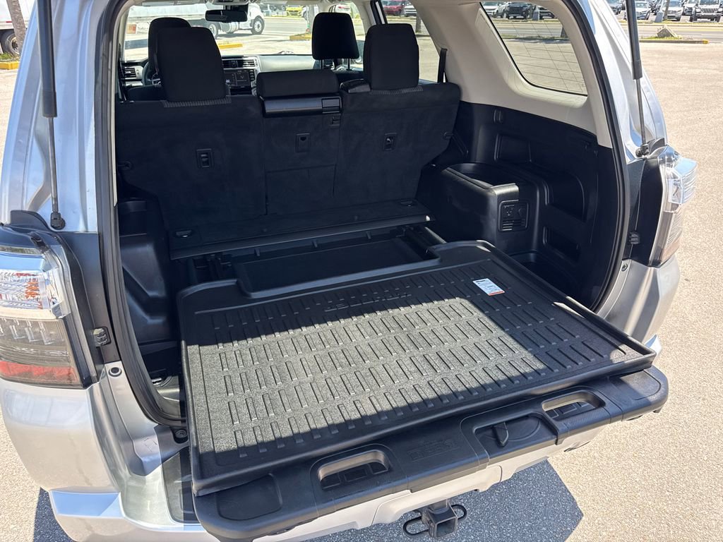 Used 2022 Toyota 4Runner SR5 RWD image 18