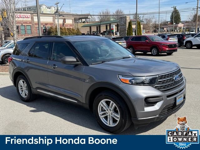 Used 2021 Ford Explorer XLT image 3