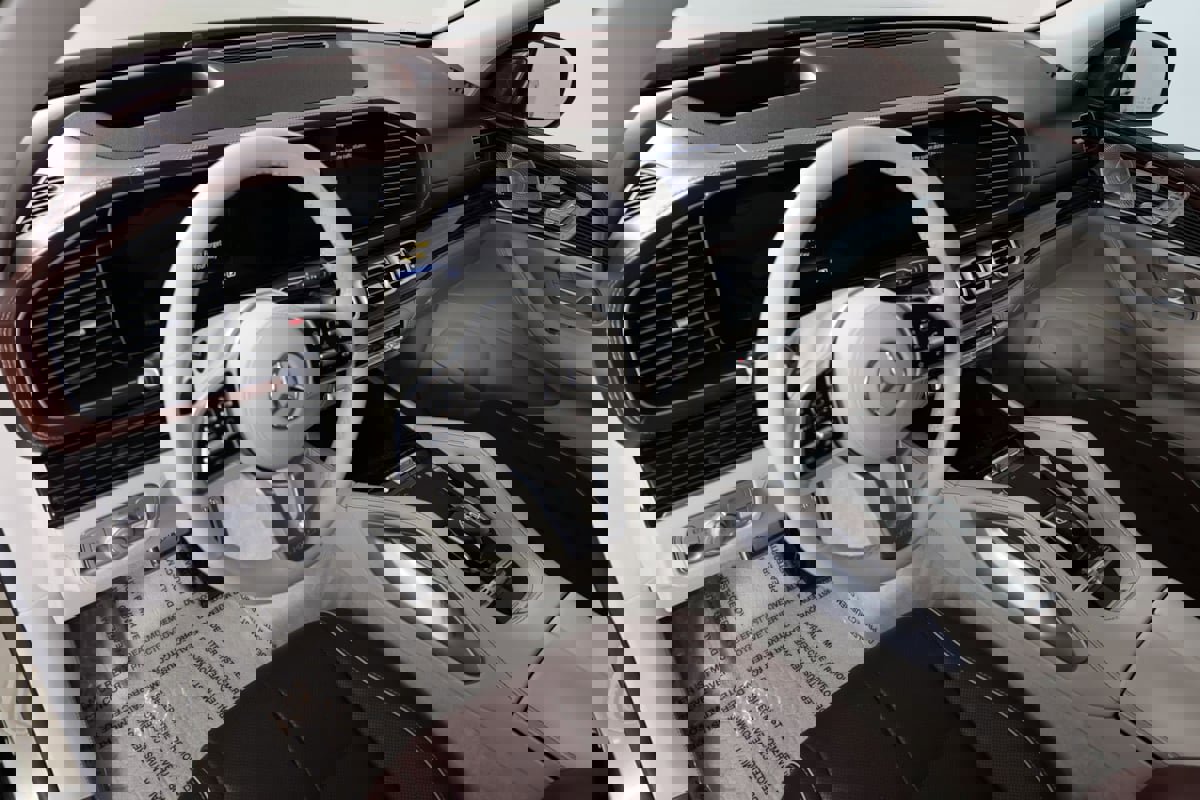 Used 2023 Mercedes-Benz Maybach GLS 600 4MATIC image 22