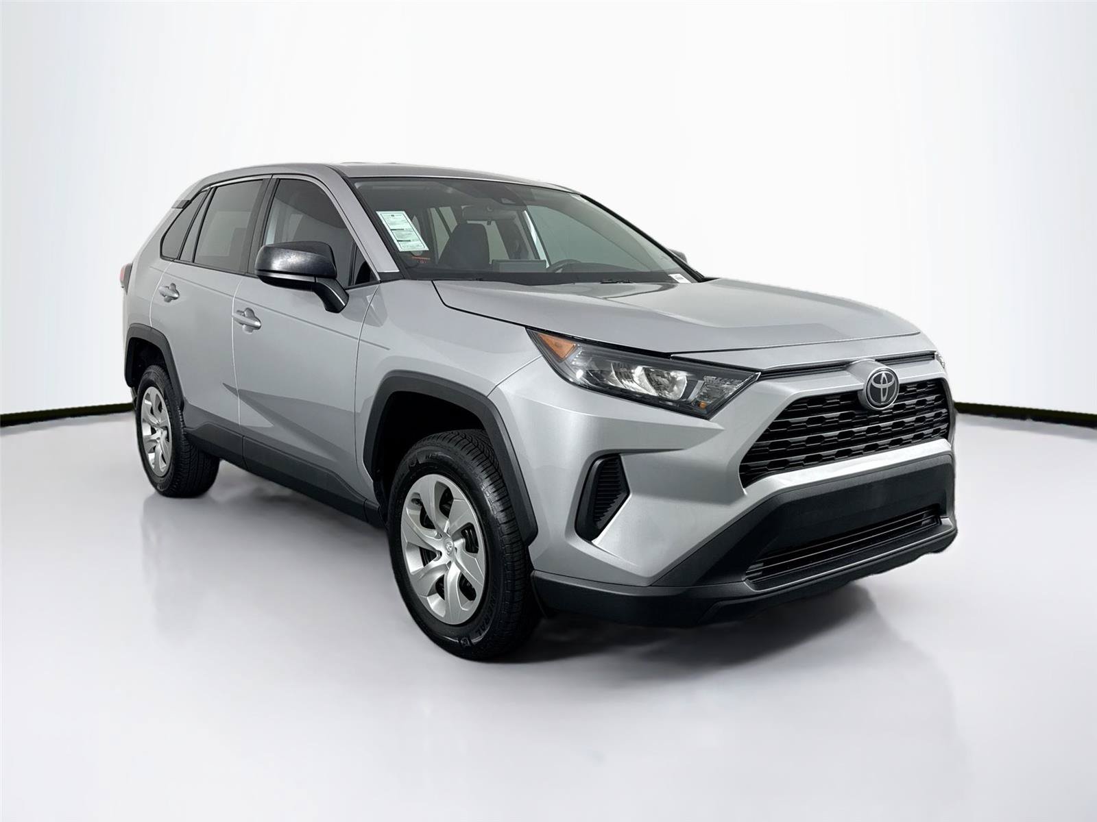 Used 2022 Toyota RAV4 LE FWD image 9