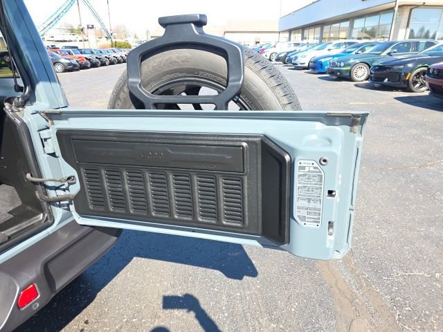 Used 2025 Jeep Wrangler Unlimited Sahara w/ Safety Group AWD/4WD image 48