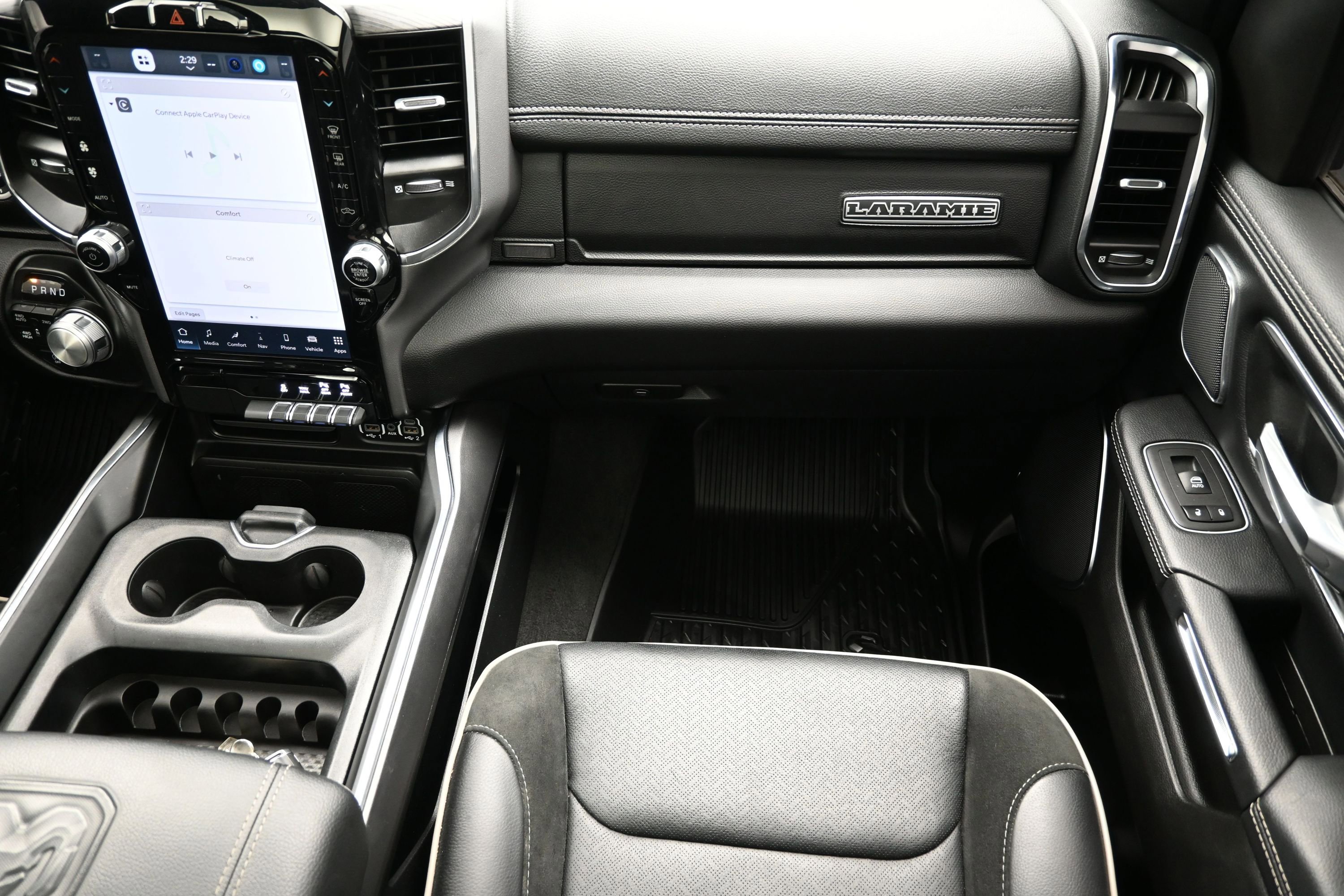 Used 2024 RAM 1500 Laramie AWD/4WD image 39