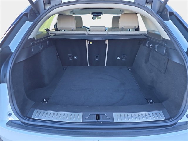 Used 2018 Land Rover Range Rover Velar S image 14