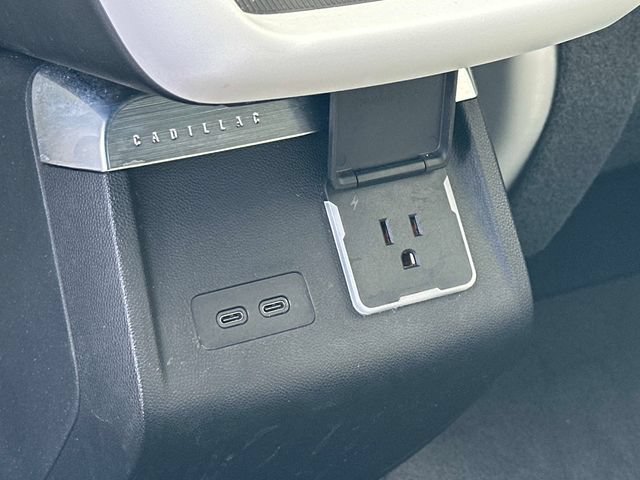 Certified 2024 Cadillac Lyriq Luxury RWD image 18