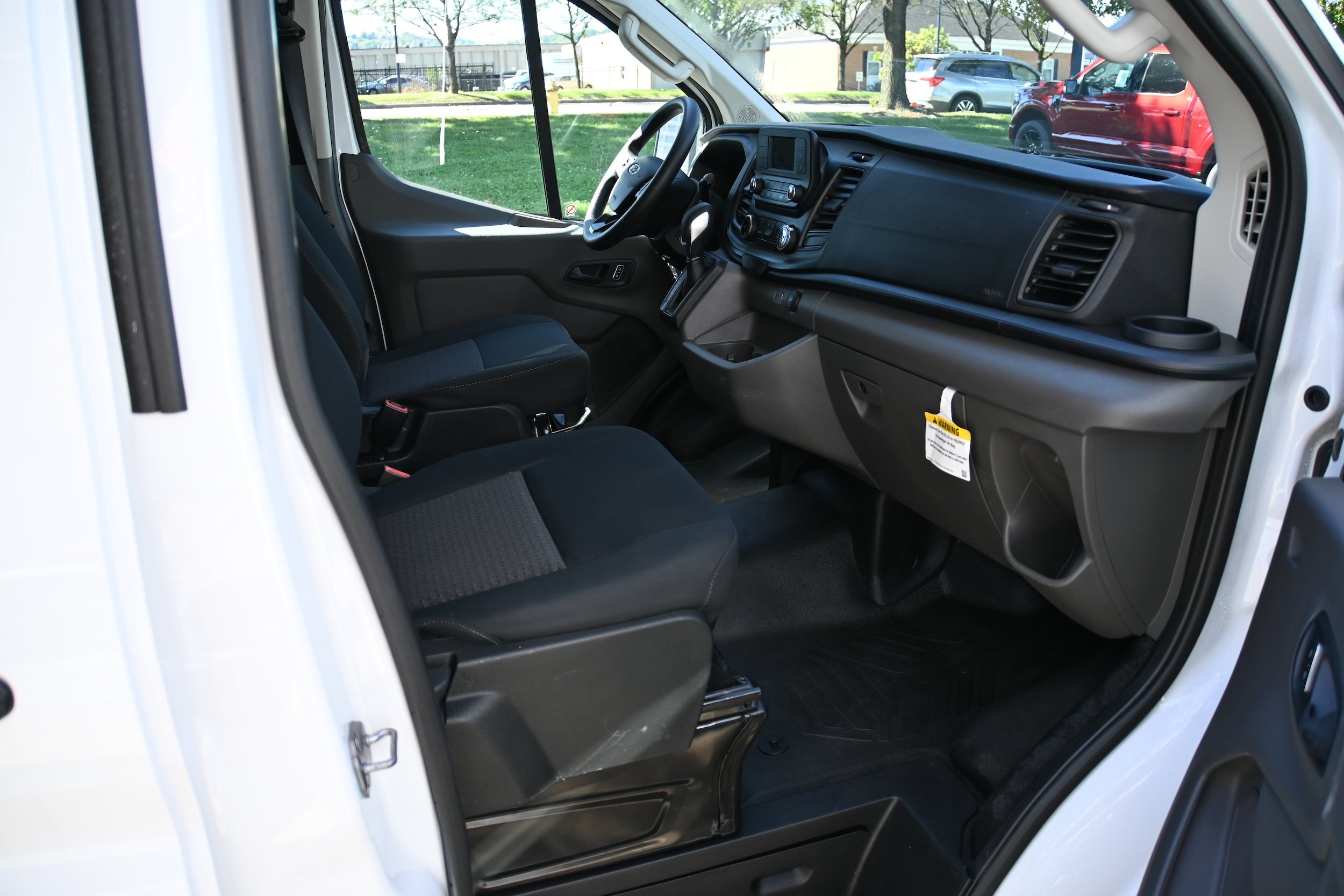 Used 2025 Ford Transit 250 Low Roof w/ Exterior Upgrade Package RWD image 5