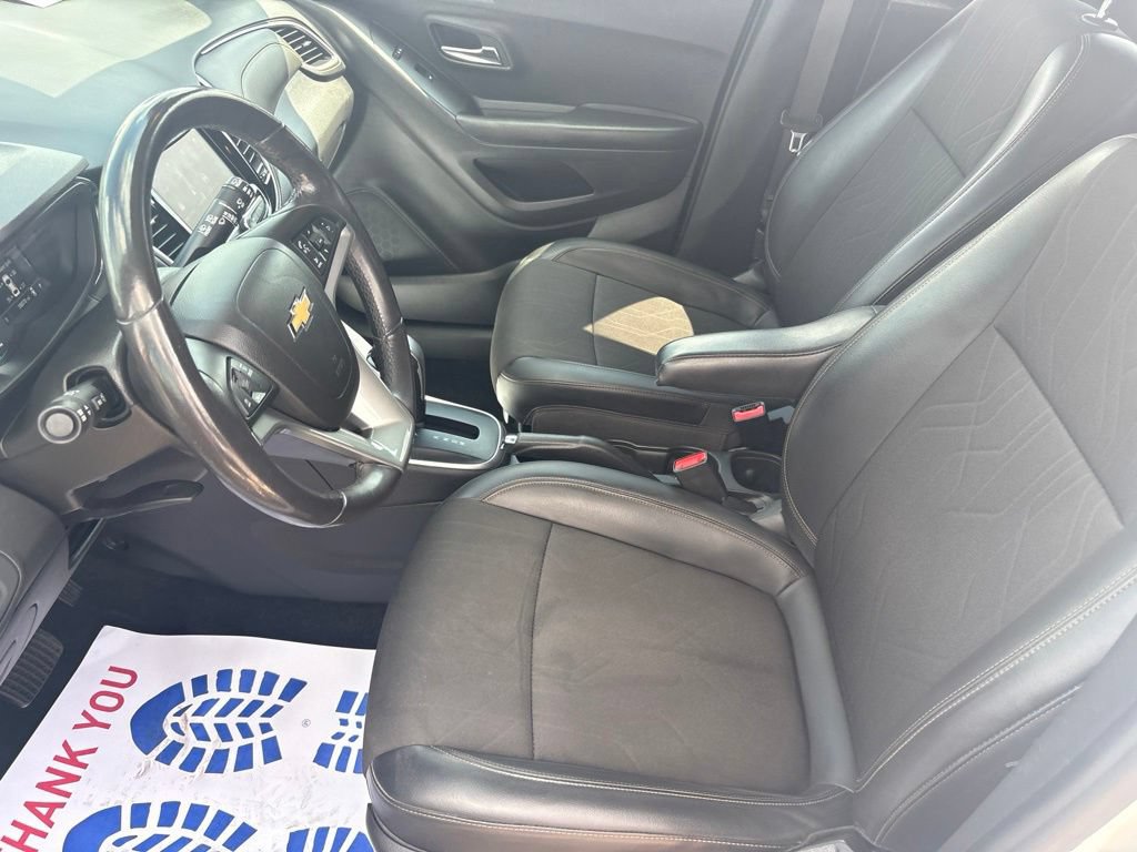 Used 2022 Chevrolet Trax LT w/ LT Convenience Package AWD/4WD image 14