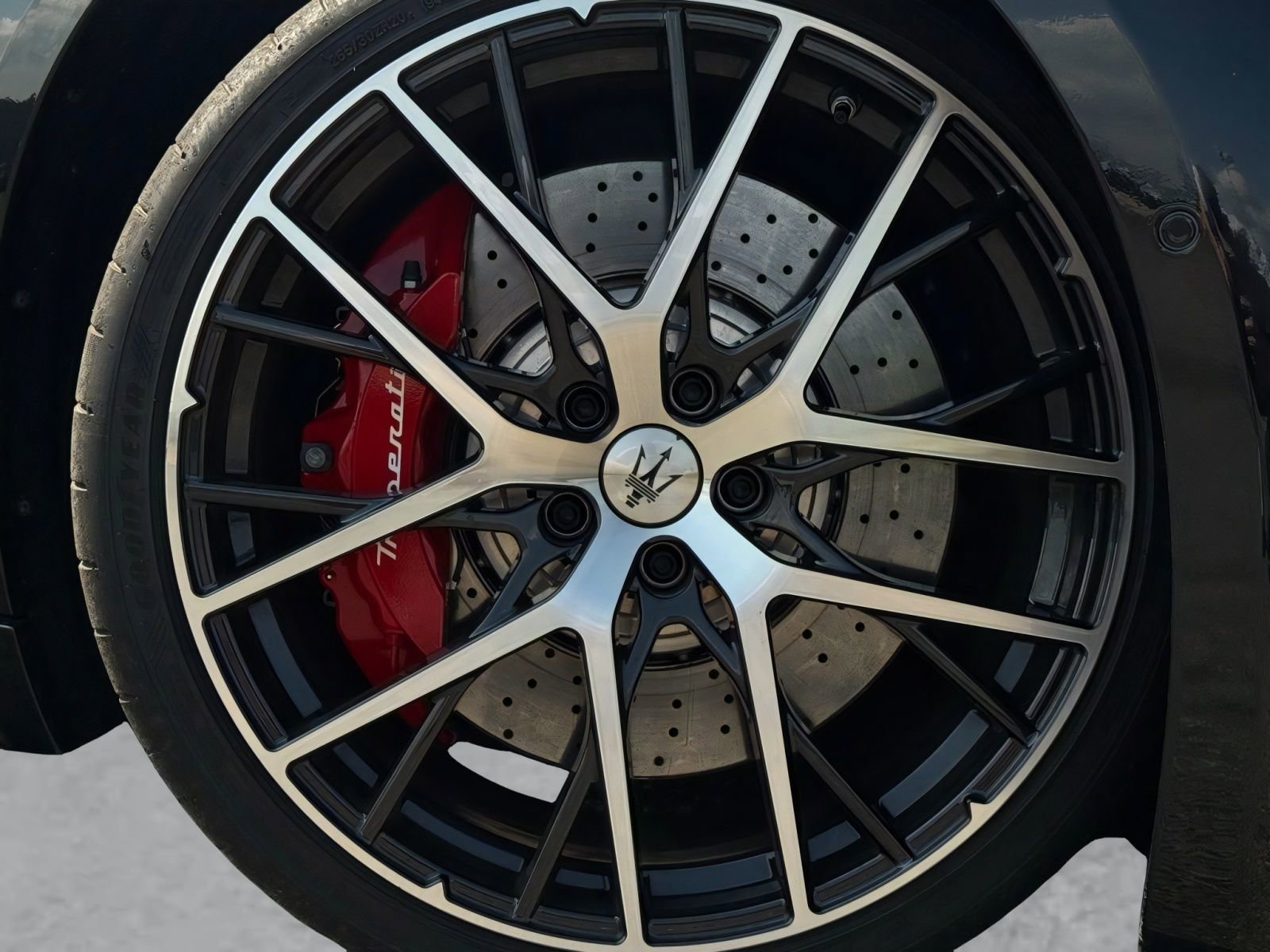 Used 2024 Maserati GranCabrio Trofeo AWD/4WD image 11