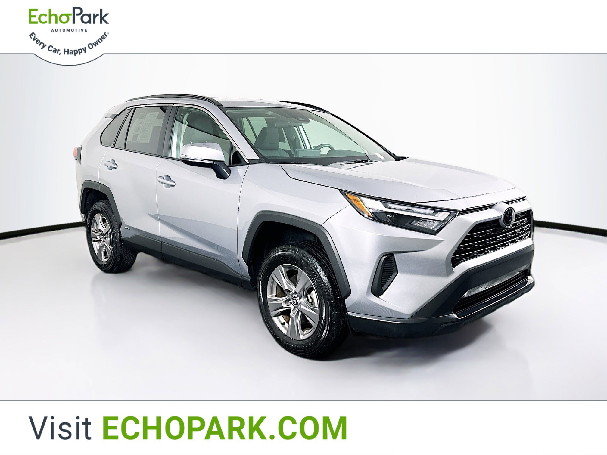 Used 2025 Toyota RAV4 XLE image 1
