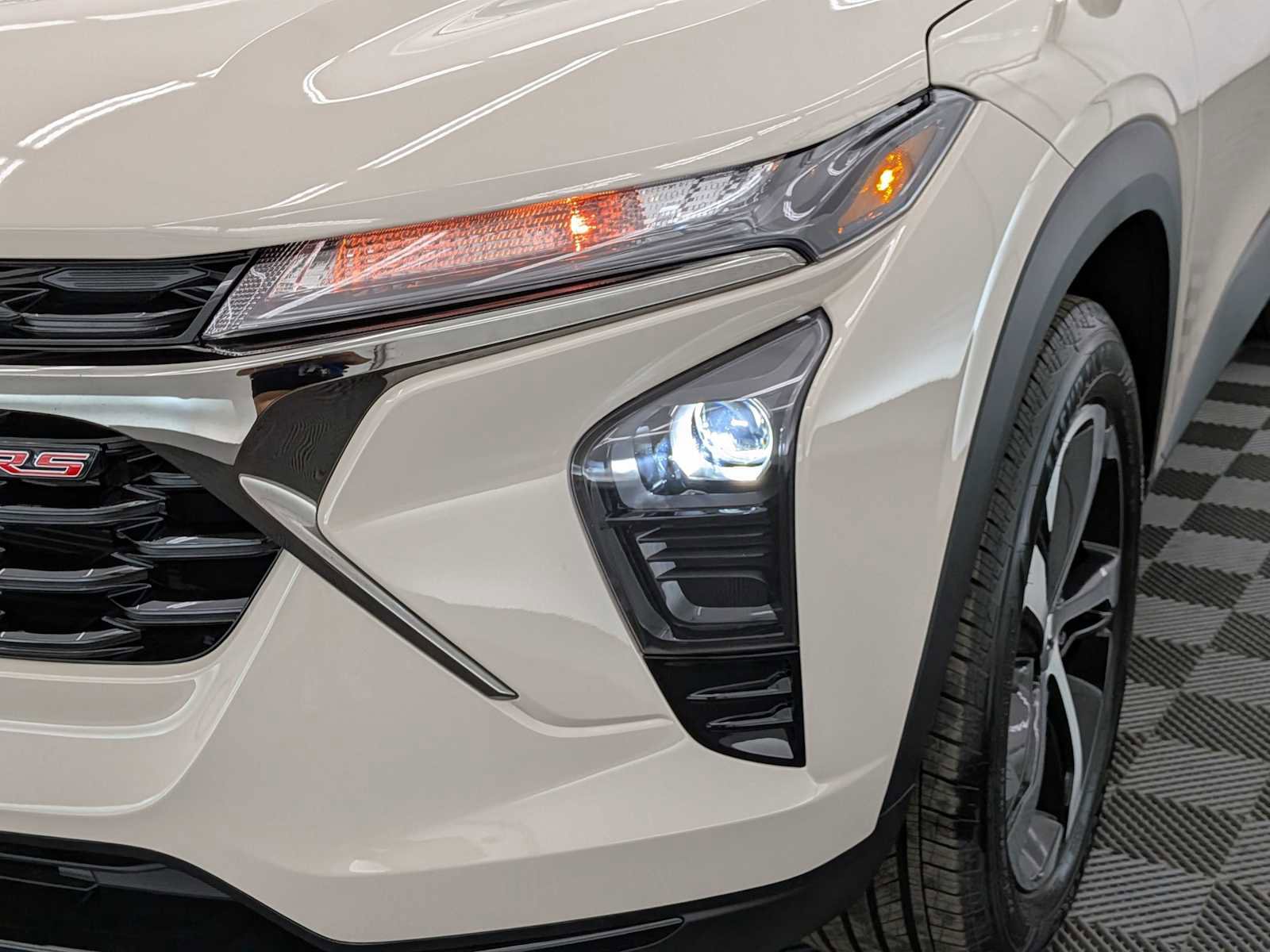 New 2026 Chevrolet Trax RS w/ Sunroof Package FWD image 10