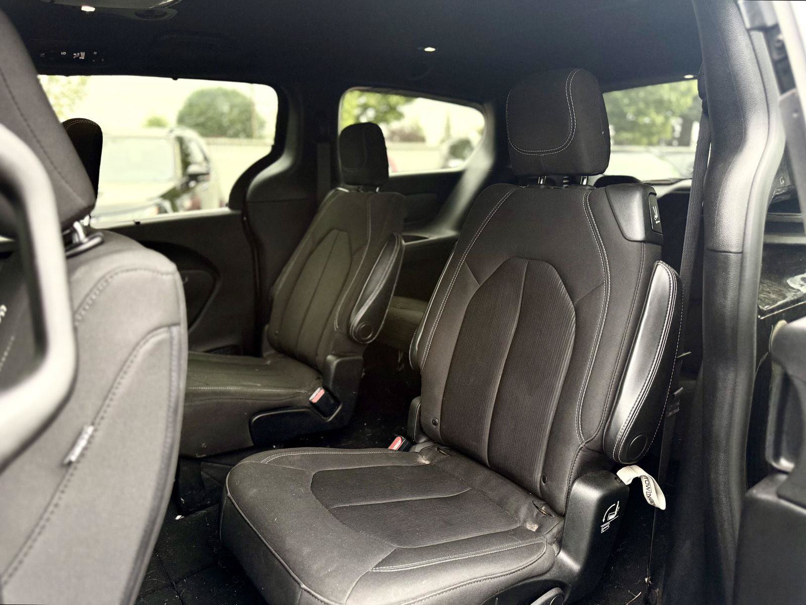 Used 2019 Chrysler Pacifica Touring Plus w/ S Appearance Package FWD image 8