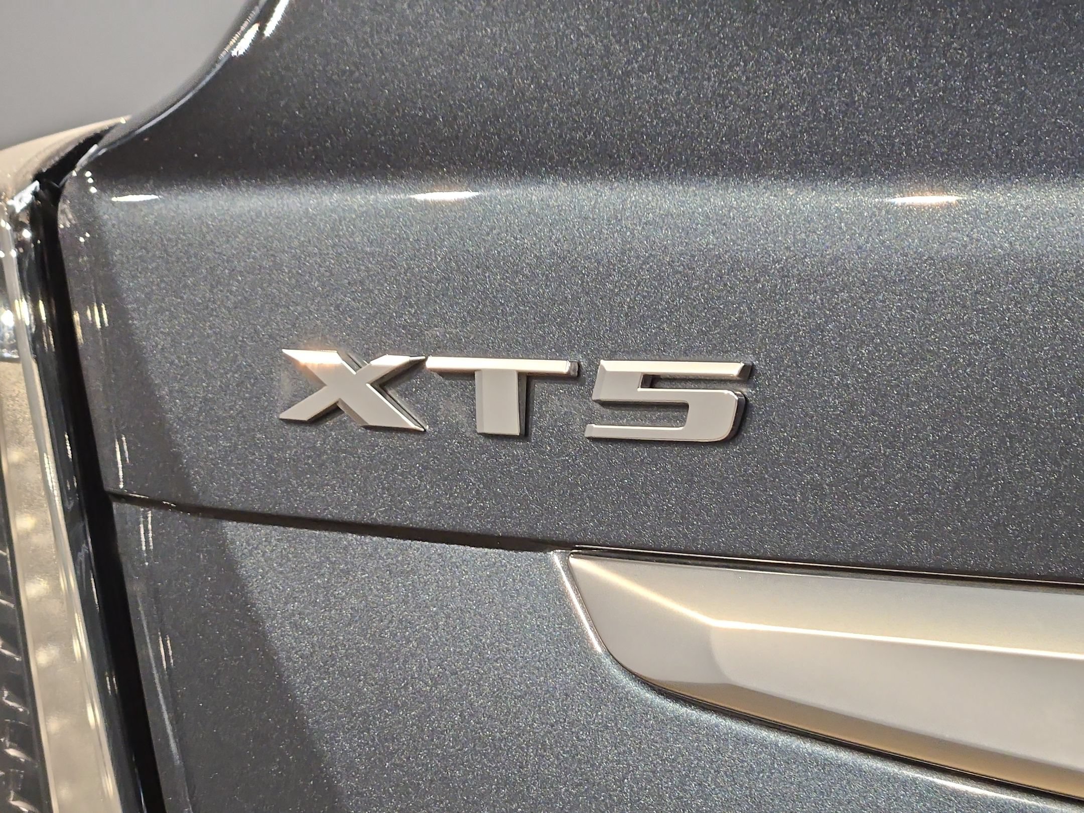 Used 2021 Cadillac XT5 Sportv w/ Platinum Package AWD/4WD image 36