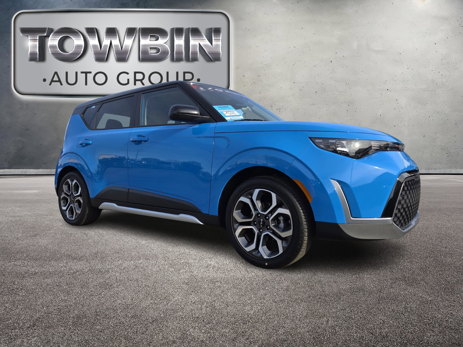 Certified 2025 Kia Soul EX image 2