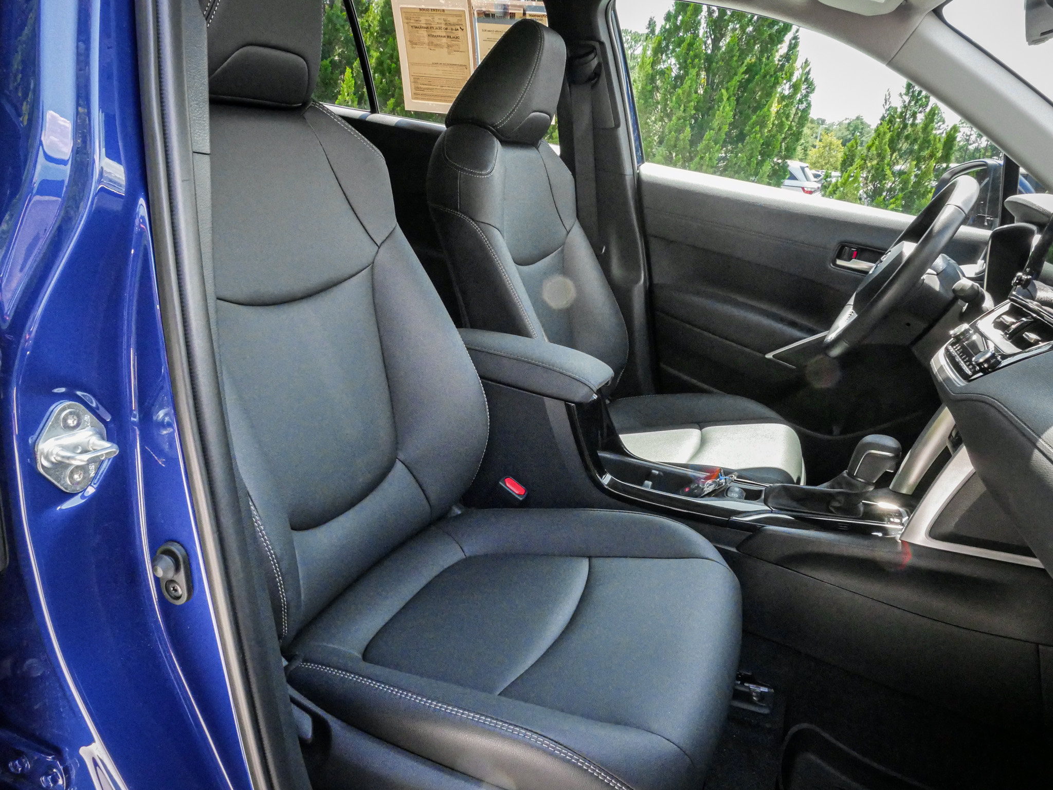 Used 2024 Toyota Corolla Cross XLE w/ Convenience Package AWD/4WD image 32